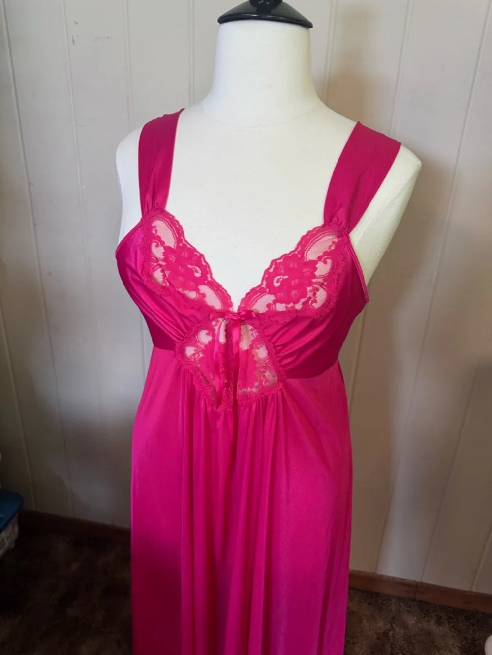 Vintage Full Length Slip Nightgown Elegant Lace Detail Romantic Lingerie - Picture 3 of 6